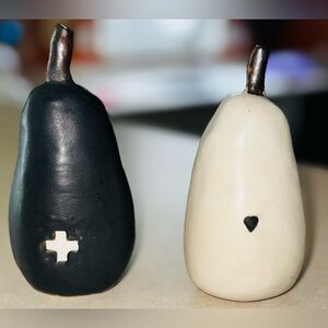 CINDER CERAMICS Heart & Swiss Cross Pears (BUNDLE of 2)…